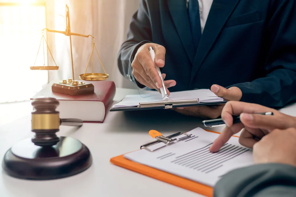 What is the Difference Between a Probate Lawyer and an Estate Lawyer